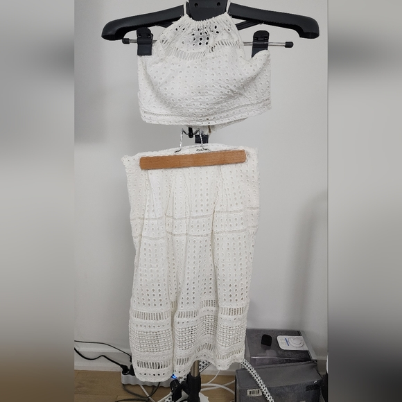 Crochet 2 piece white crop top and skirt - Picture 1 of 5